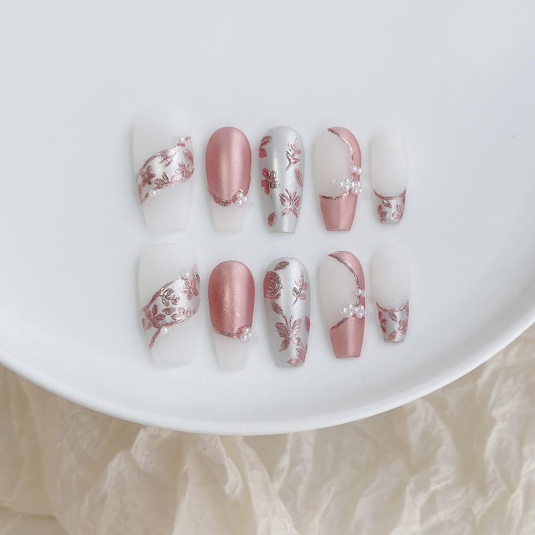Deluxe Floral Press-On Nail Art Set