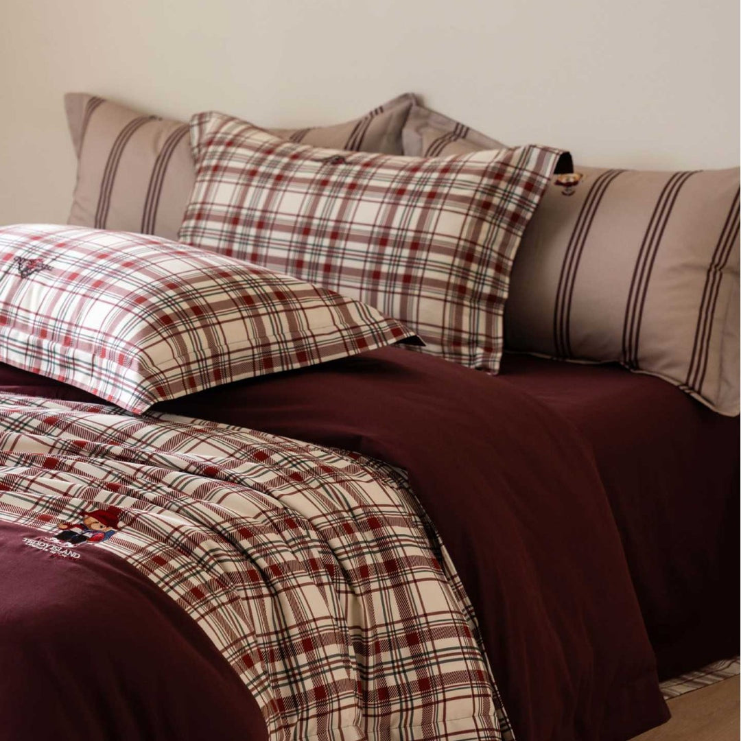 Karo-Bettwäsche-Set mit Wende-Design und Kissenbezügen