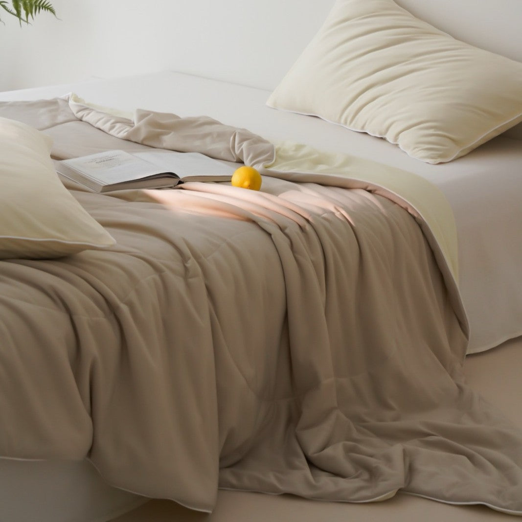 Leichte Steppdecke aus Mikrofaser-Satin, atmungsaktiv und hypoallergen
