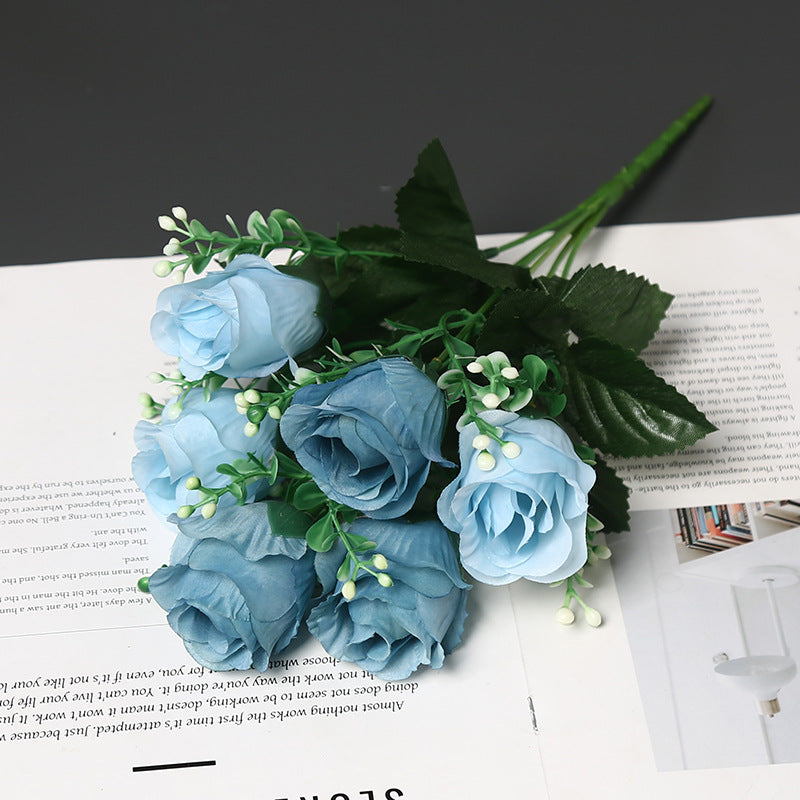 Dekoratives Blumenbouquet für die Heimdekoration
