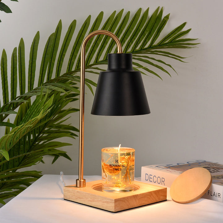 Moderne Schreibtischlampe mit Holzsockel