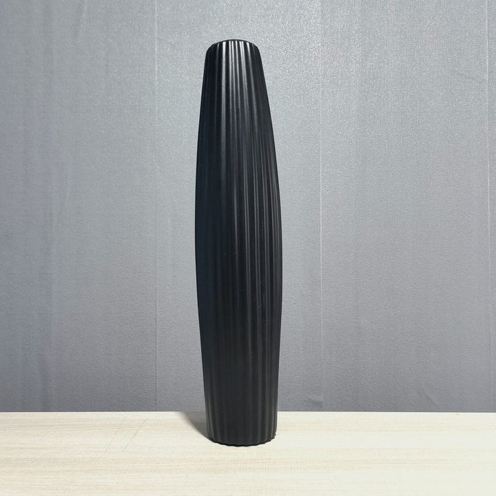 Elegante große dekorative gerippte Vase Karnz