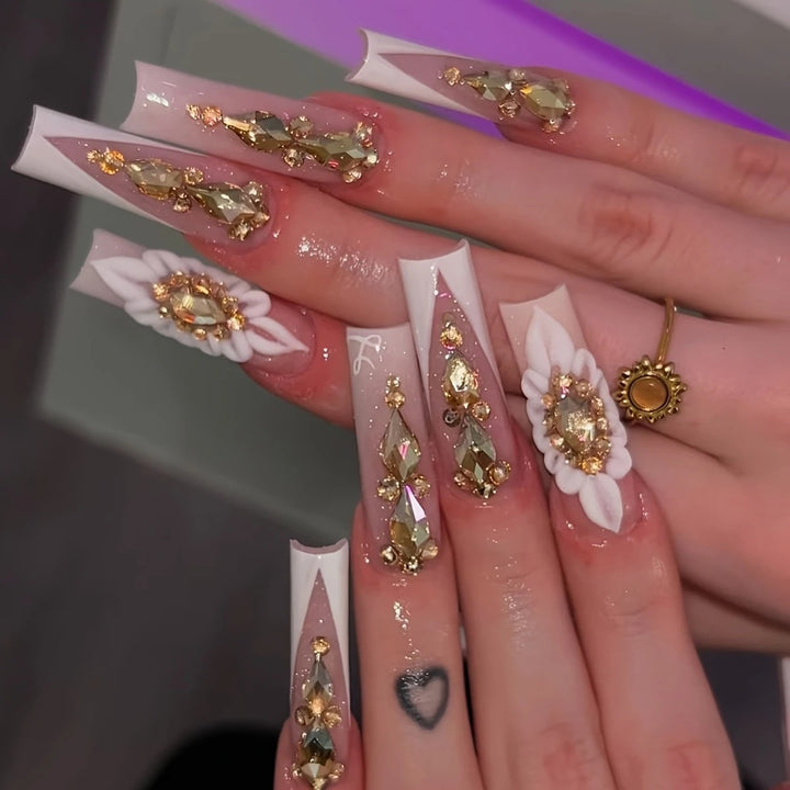 Luxuriöse 3D Kristall-verzierte Nagelverlängerungen Karnz