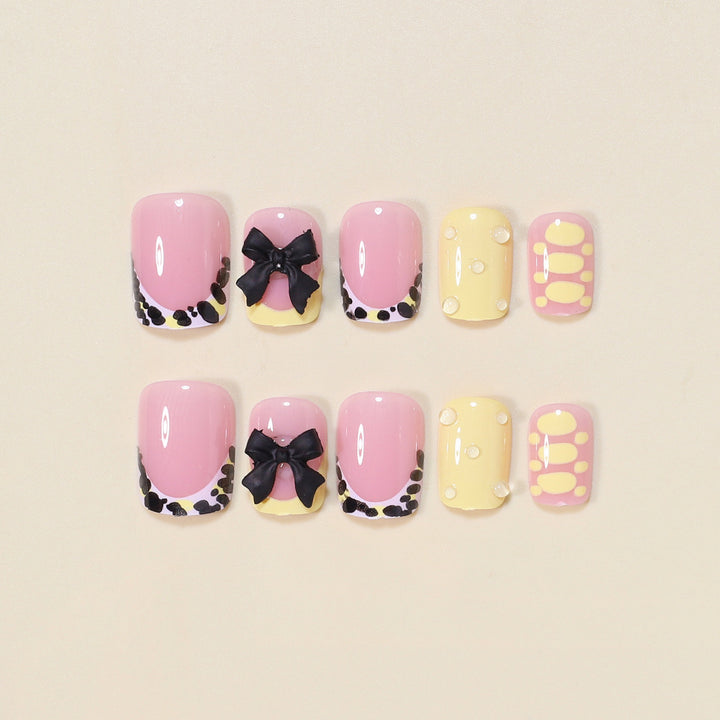 Kreatives Dekoratives Press-On Nagelset Karnz