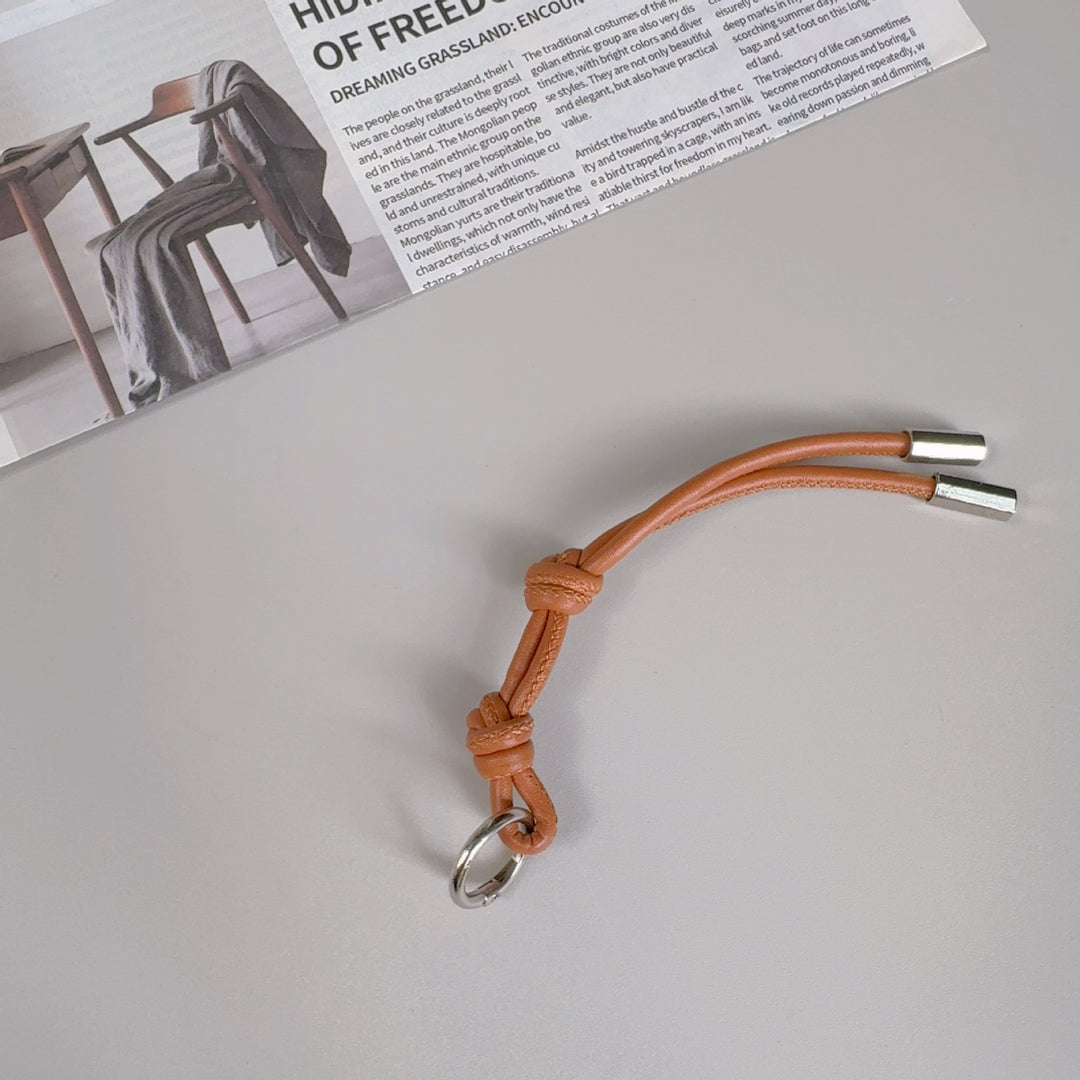 Stylischer Leder-Schlüsselanhänger Halter Karnz
