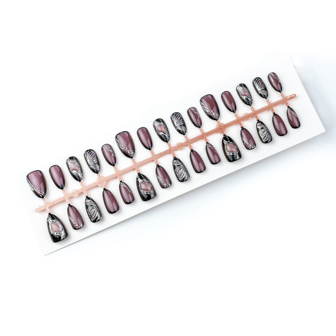 Dekorativer Stiletto Press-On Nagelset Karnz