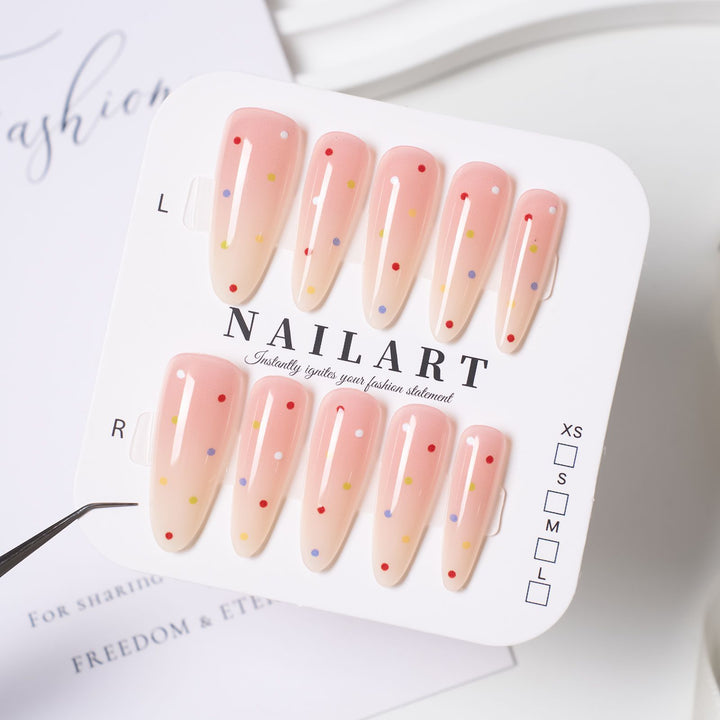Elegantes Press-On-Nail-Art-Set mit floralen und gemstone Verzierungen Karnz