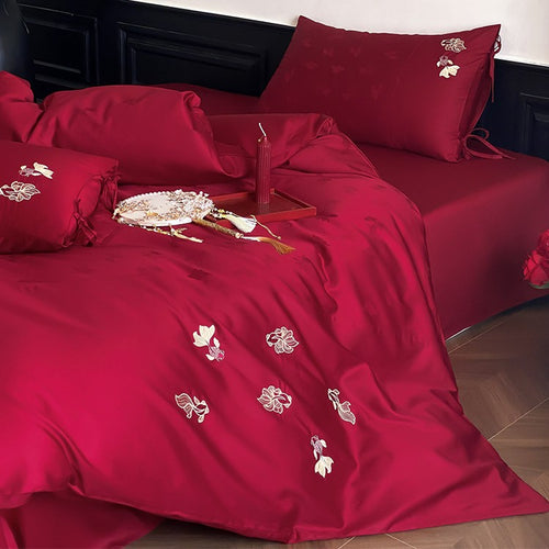 Luxuriöses Satin-Bettwäsche-Set mit feiner Blumenstickerei