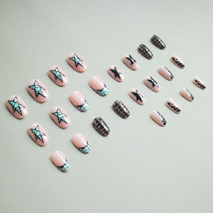 Künstlerisches Stern- und geometrisches Nagelkunst-Kit