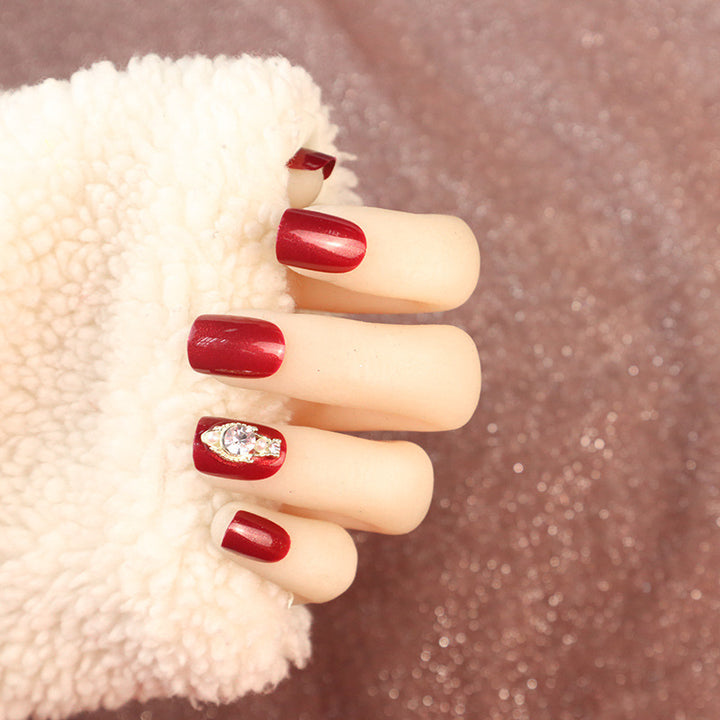 Luxuriöses Press-On-Nail-Art-Set mit Strassakzenten Karnz