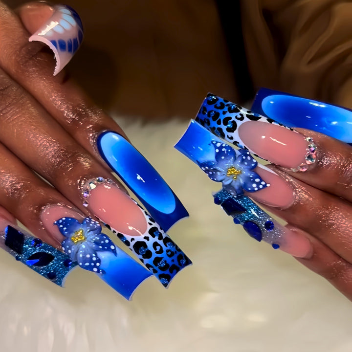 Künstlerische lange press-on Nail Art Karnz