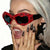 Damen kreative Designer-Sonnenbrille mit extravaganten 3D-Elementen Karnz