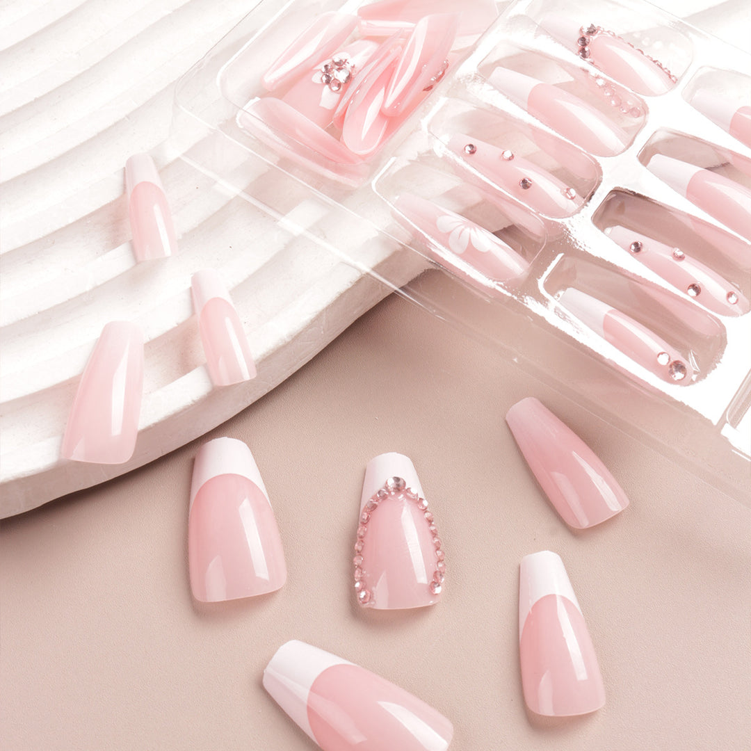 Blumenverzierte Press-On-Nagelspitzen Karnz