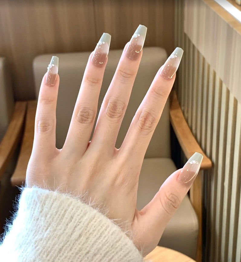 Dekoratives Press-On Nail Art Set mit niedlichen Schleifenakzenten Karnz