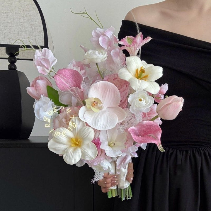 Eleganter künstlicher Blumen Brautstrauß