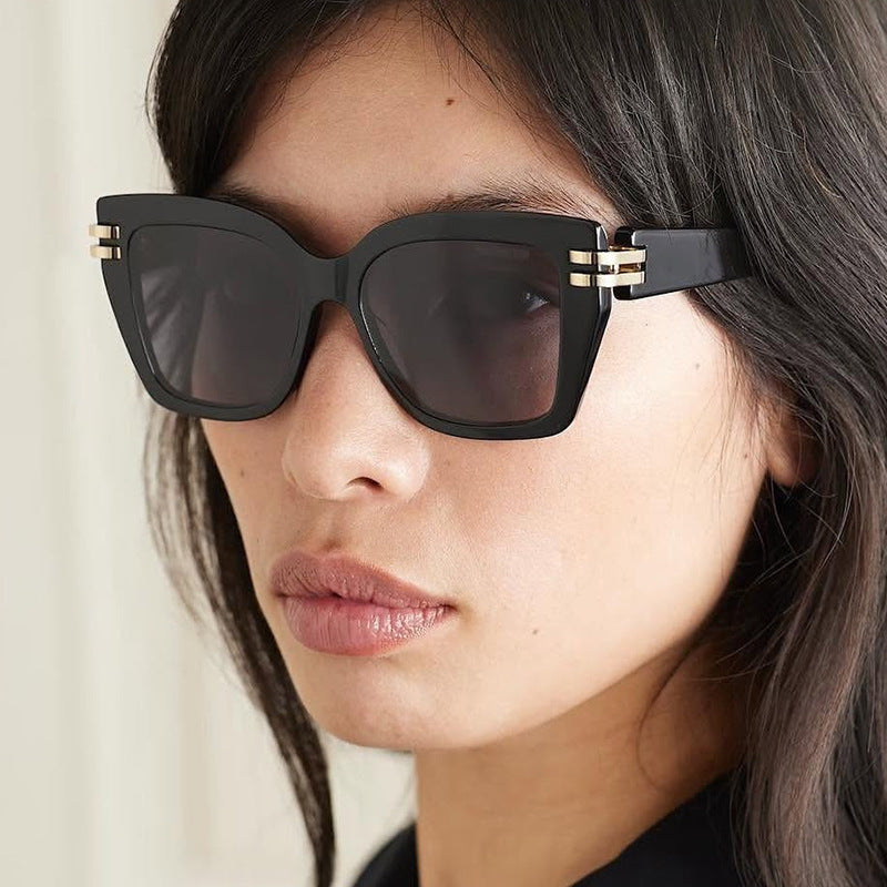 Damen stylish oversized Sonnenbrille mit luxuriösen Details Karnz