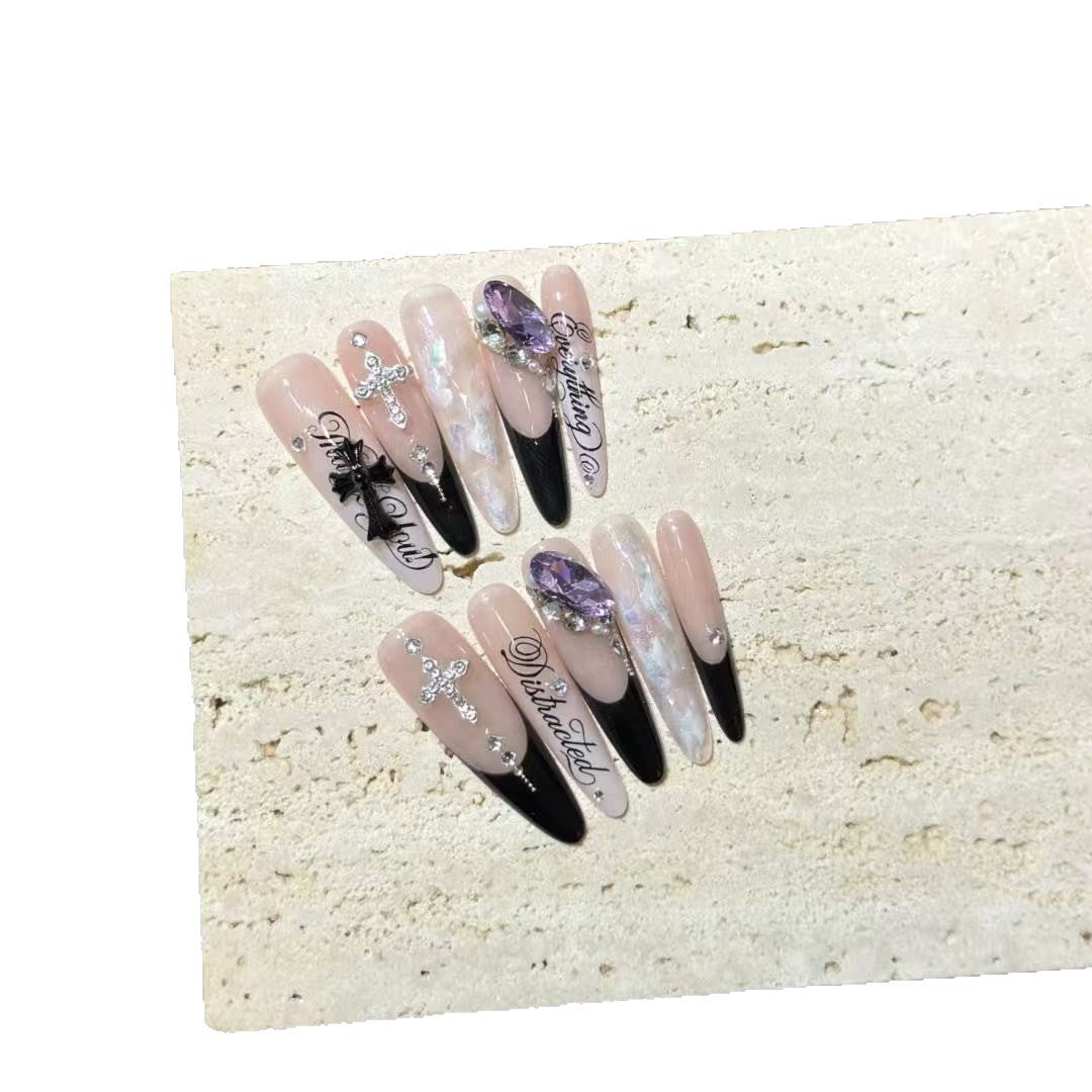 Dekorative Stiletto Press-On Nägel mit Edelstein Akzenten