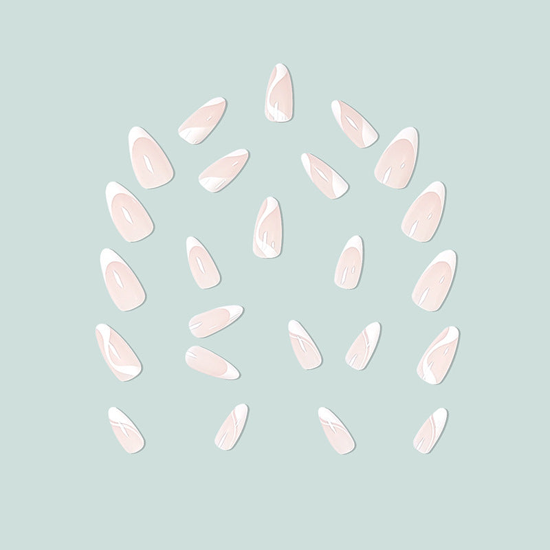 Exquisite Stiletto-Nägel Karnz
