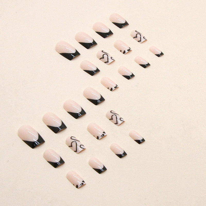 Herz-inspiriertes Press-On-Nageldesigns Karnz