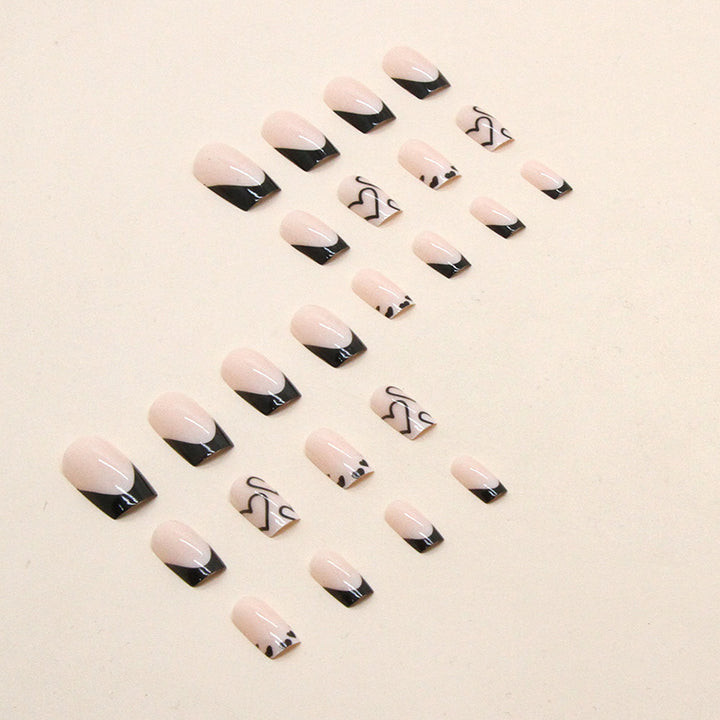 Herz-inspiriertes Press-On-Nageldesigns Karnz