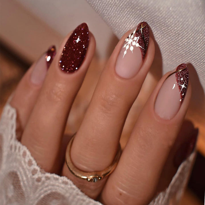 Glamouröse Press-On Nagelset mit Glitterakzent und Mandelform Karnz