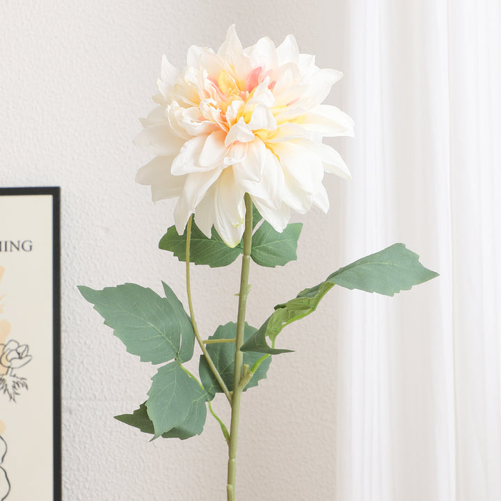 Kunstblumenstrauß mit lebensechten Details Karnz