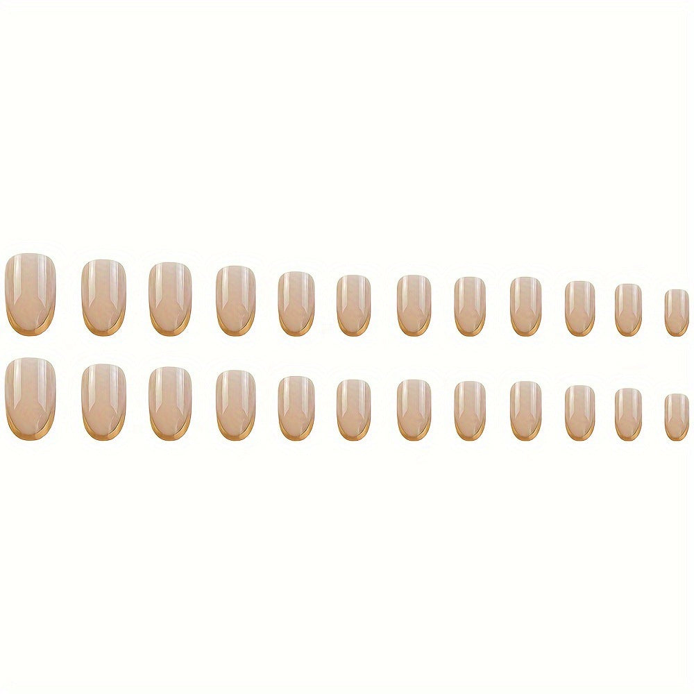 Kunstnägel mit Elegantem Goldfrench-Tipp Karnz