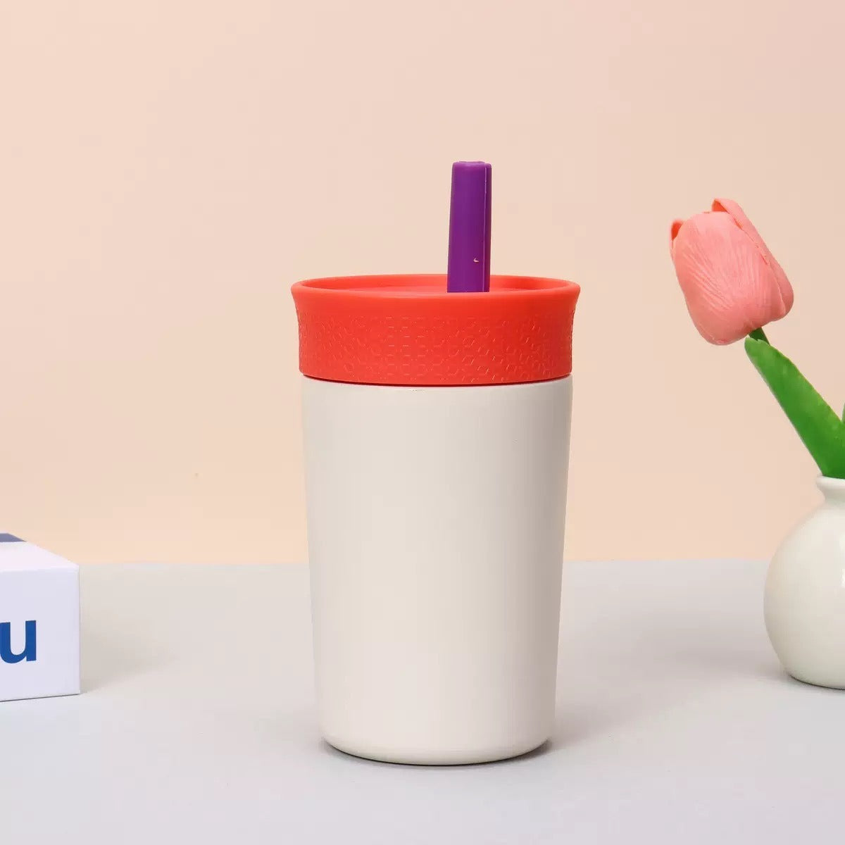 Damen isolierter Kaffeebecher mit integriertem Trinkhalm Karnz