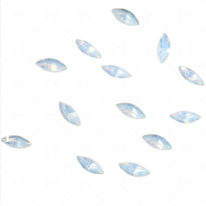 Glitzernde Acrylschmucksteine Karnz