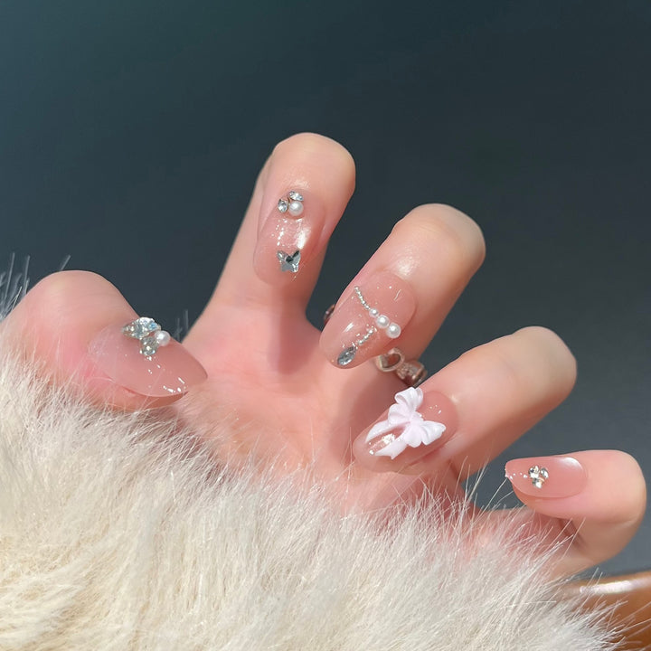 Dekorative Rhinestone Nagelkunst Verlängerungen Karnz