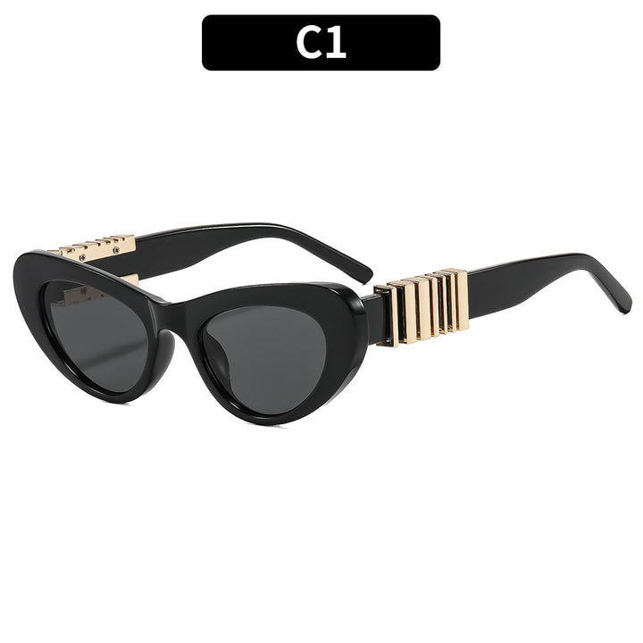 Kühne Cat-Eye Sonnenbrille mit dekorativen Bügelakzenten