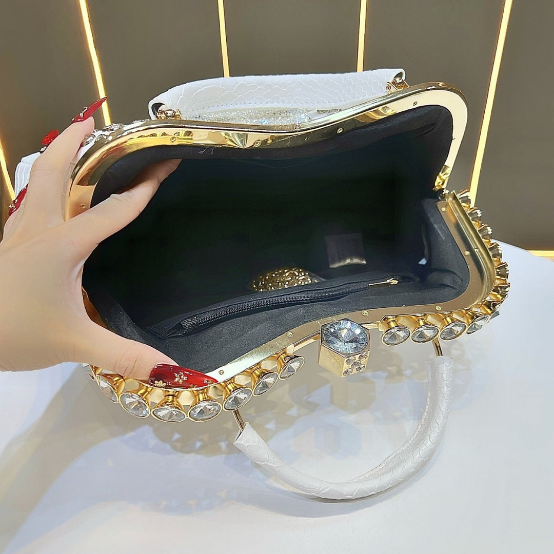 Luxuriöse mit Kristallen verzierte Abendhandtasche