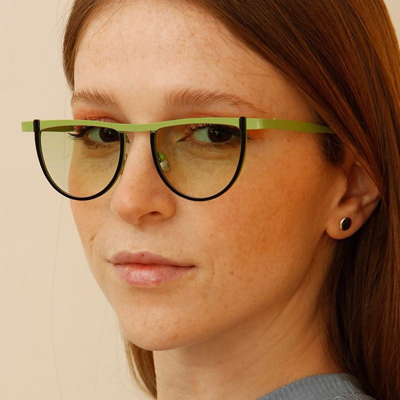 Damen elegante Sonnenbrille mit modernem Design und UV-Schutz Karnz