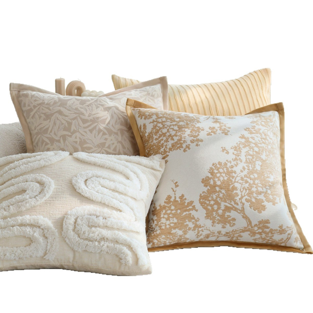 Quadratischer Zierkissenbezug mit feinem Jacquard‑Blattrelief, Paspelrand und pflegeleichtem Baumwoll‑Mix Karnz