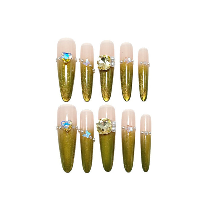 Kunstnägel mit Elegantem Ombre-Effekt und Glitzerakzenten Karnz