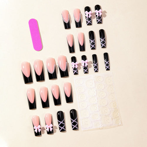 Elegantes Nagelkunstdesign Karnz