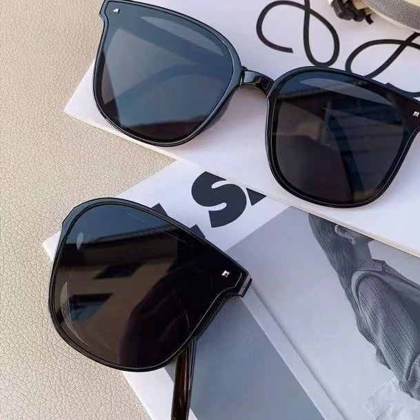 Damen trendige Sonnenbrille mit einzigartigem Facettenrahmen Karnz