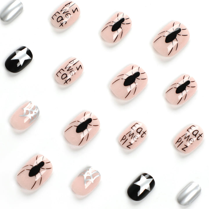 Kreative Nailart mit Halloween-Motiven Karnz
