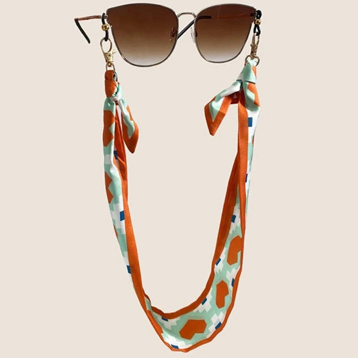 Modischer Stoffmaskenhalter mit Floralen Motiven Karnz