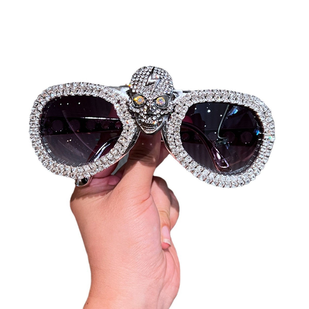 Damen Statement-Sonnenbrille mit auffälligem Totenkopf-Design und funkelndem Kristallbesatz Karnz
