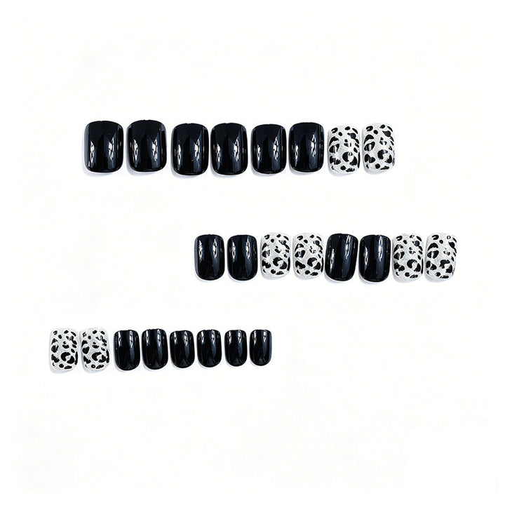 Elegante Glänzende Nagelverbesserungen Karnz