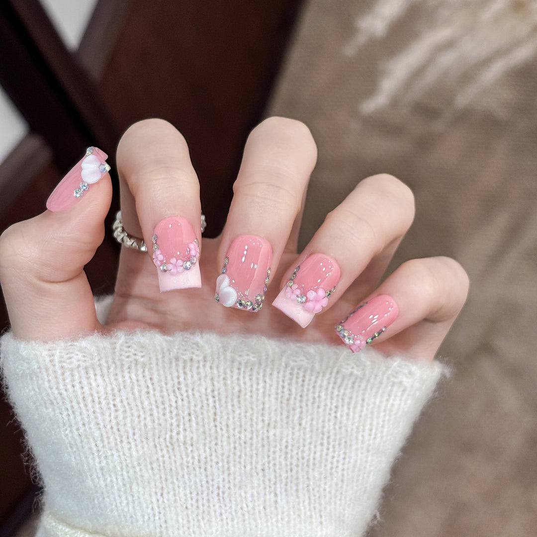 Dekorative Nagelkunst