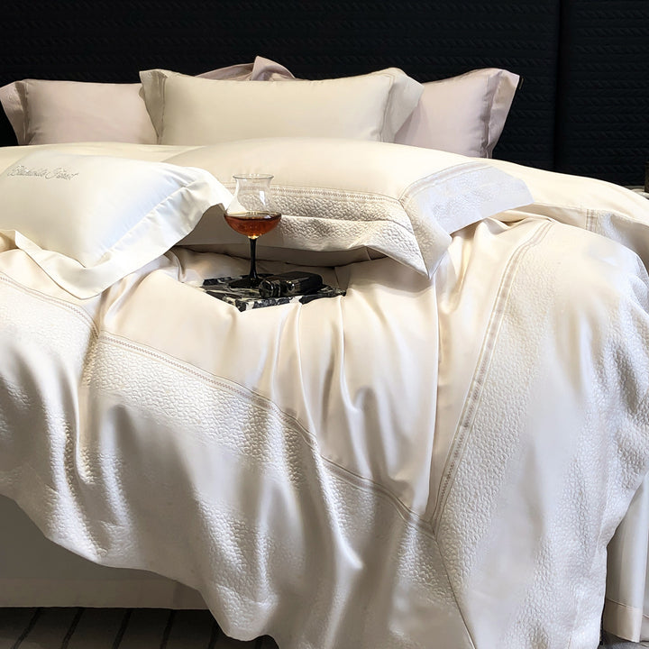 Premium-Baumwollsatin-Bettwäschegarnitur mit strukturierter Matelassé-Bordüre und Hotelverschluss