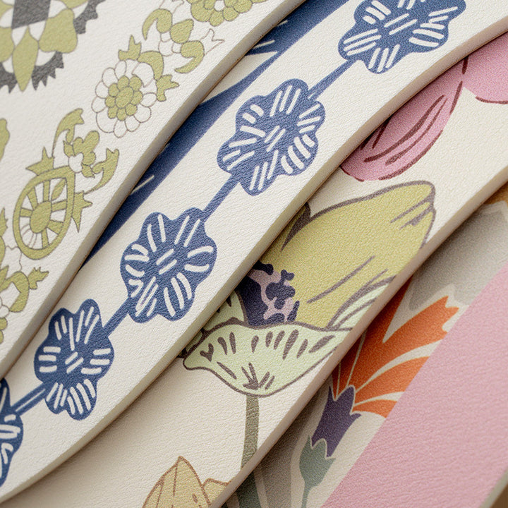 Ovales Tischset aus abwischbarem Baumwoll‑Leinen‑Mix mit detailreichem Blumenprint