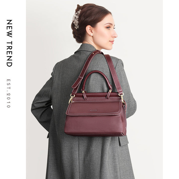Top-Handle genarbtes Leder-Satchel mit Kontrastnähten
