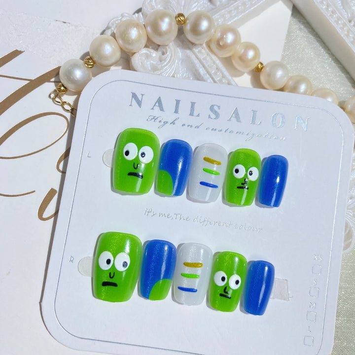Verspielt von Cartoons inspirierter Press-On Nagelset