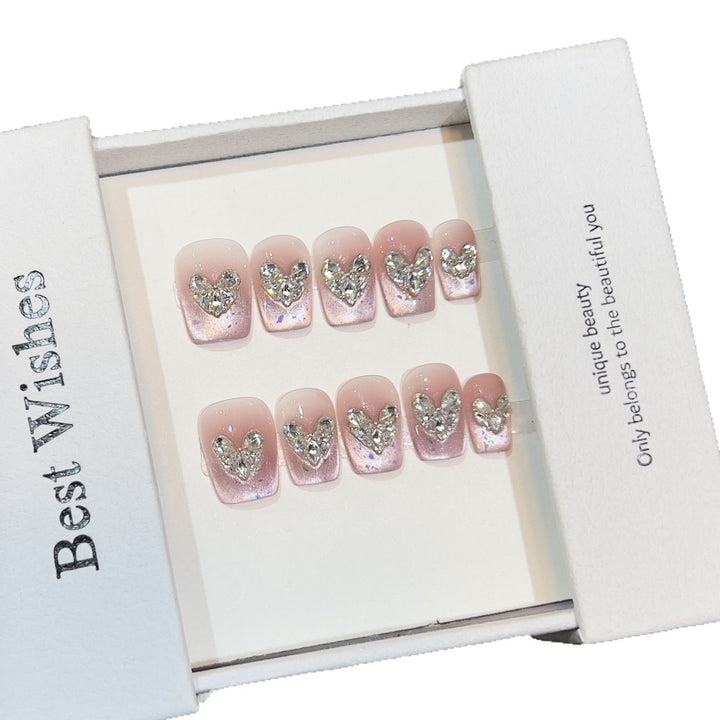 Glamouröser Herz-Akzent Press-On Nagelset Karnz