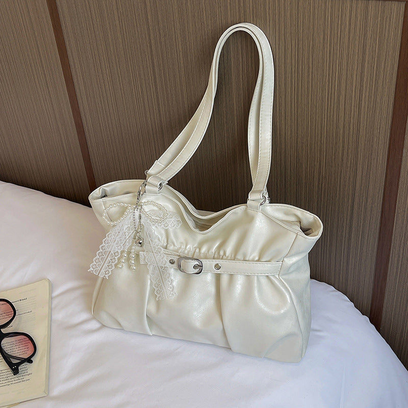 Elegante Leder Tragetasche mit dekorativen Akzenten