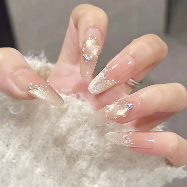 Kunstnagelset mit elegantem Gold-Glitzer-Design Karnz