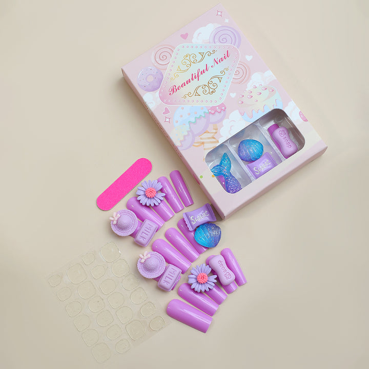 Dekoratives Nagelkunst-Set mit floralen und Juwelenakzenten Karnz